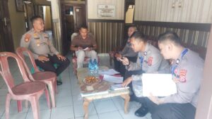 Kapolsek Carita IPTU Turip Lakukan Anev untuk Tingkatkan Pelayanan kepada Masyarakat 1 WhatsApp Image 2024 08 14 at 12.44.51