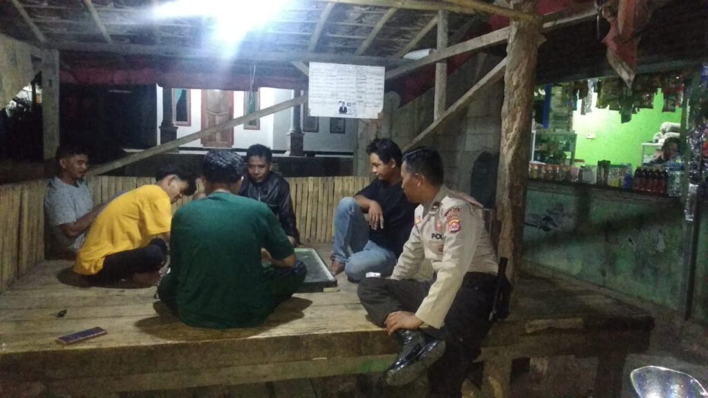 Polsek Pulosari Rutin Gelar Patroli C3 untuk Ciptakan Lingkungan Aman 7 WhatsApp Image 2023 10 08 at 09.03.47