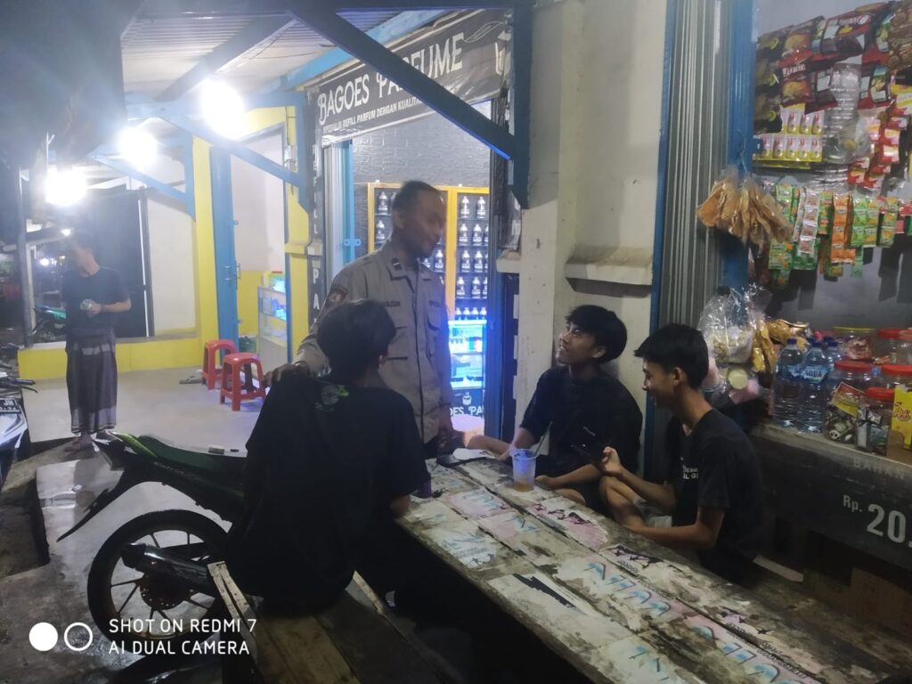 Polsek Labuan Lakukan Patroli Malam untuk Ciptakan Lingkungan Aman 8 WhatsApp Image 2023 10 15 at 09.36.31