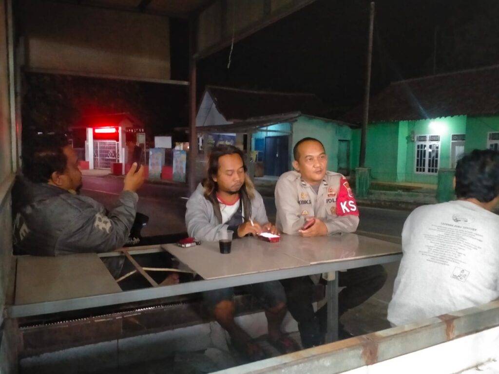 Polsek Cimanuk Silaturahmi Kamtibmas dengan Warga Desa Batubantar 6 WhatsApp Image 2023 10 24 at 08.56.09