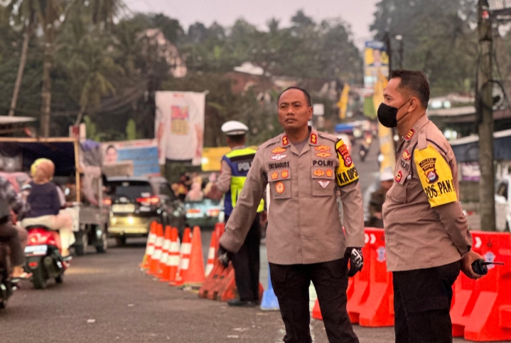 Kapolres Pandeglang Kawal Puncak Arus Lalu Lintas di Penghujung Libur Lebaran Idul Fitri 1445 H 10 IMG 20240415 190021