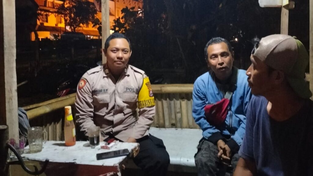 Polsek Carita Terus Lakukan Patroli Untuk Jaga Keamanan Wilayah 3 WhatsApp Image 2024 04 19 at 06.43.58