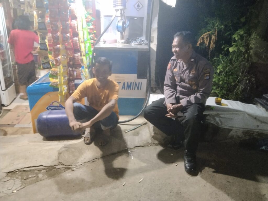 Polsek Cadasari Intensifkan Patroli Malam untuk Jaga Keamanan dan Ketertiban Masyarakat 2 WhatsApp Image 2024 04 22 at 07.02.58