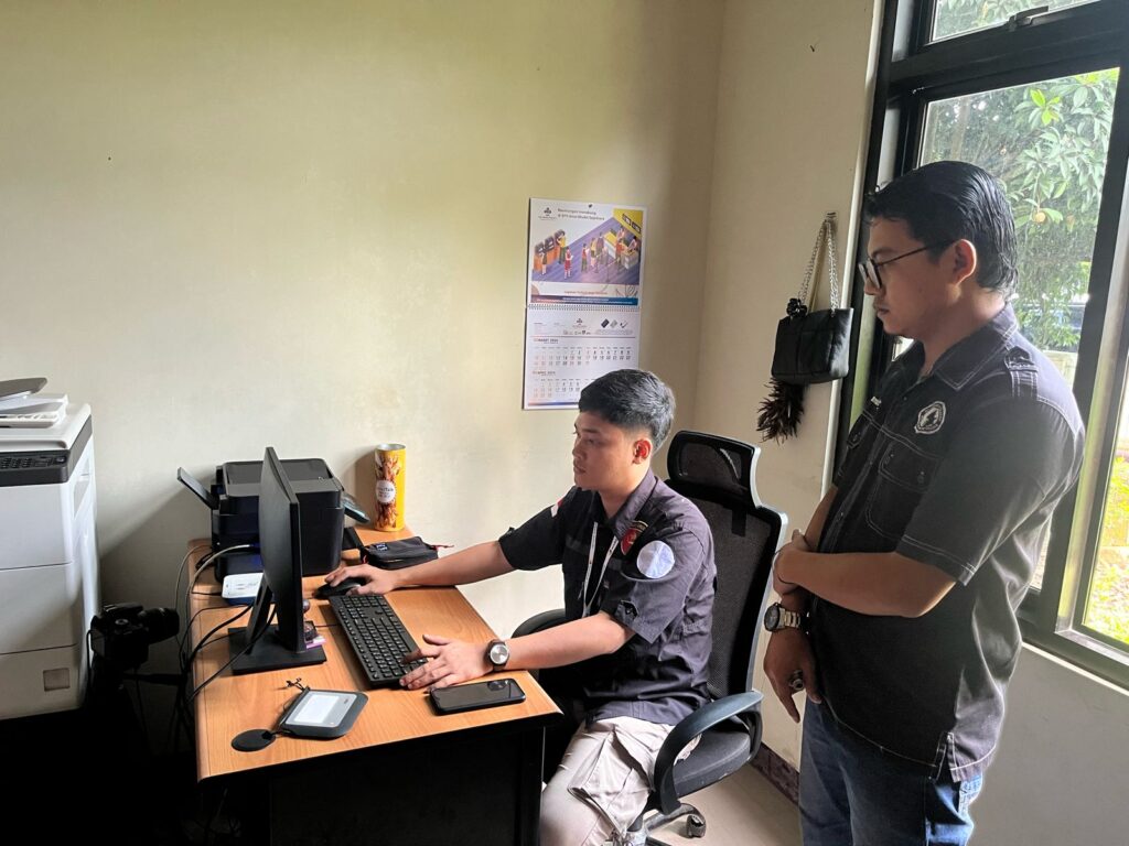 Upgrade Sistem Komputer SKCK di Polsek Cadasari: Peningkatan Layanan untuk Masyarakat 3 WhatsApp Image 2024 04 24 at 09.37.33