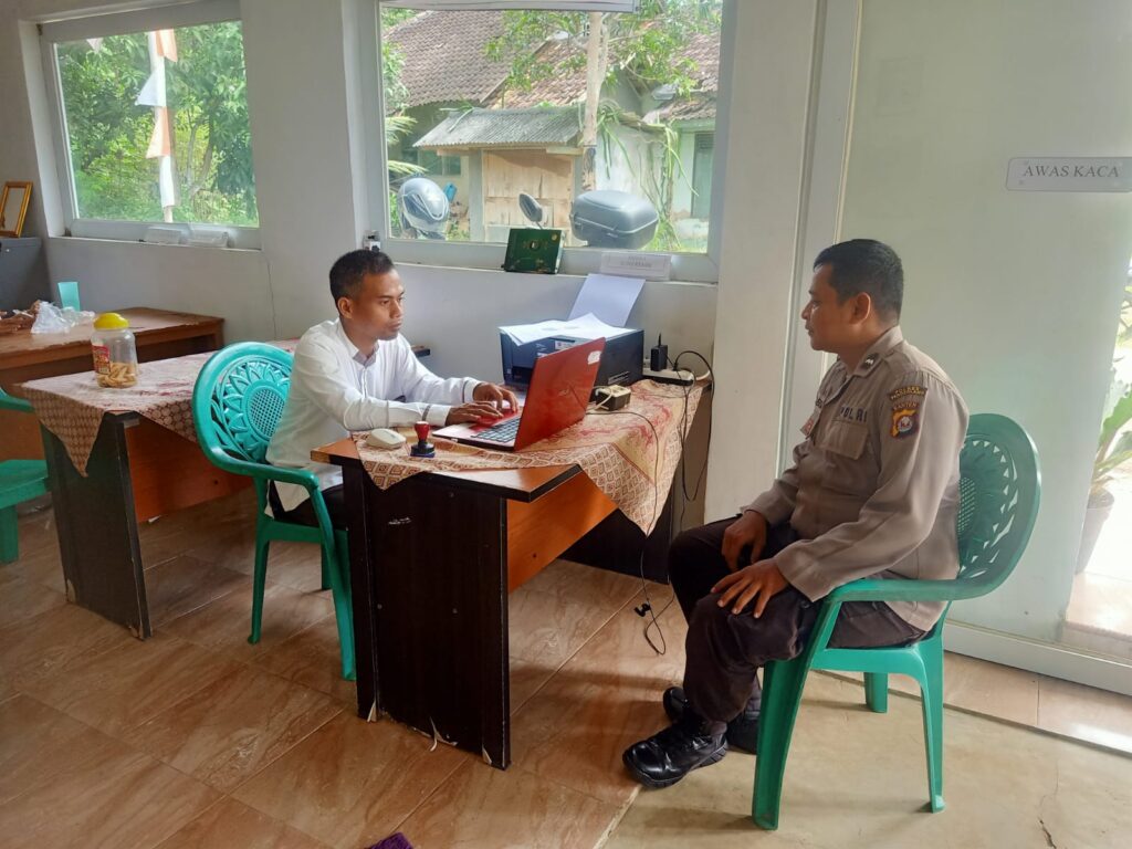 Kanit Binmas Polsek Cadasari Membangun Kedekatan dengan Kantor Desa Awilega 5 WhatsApp Image 2024 04 25 at 11.34.11