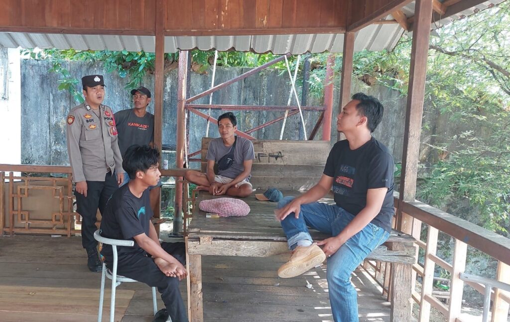Polsek Cikeusik Rutin Gelar Patroli KRYD untuk Meningkatkan Kamtibmas 6 WhatsApp Image 2024 04 28 at 16.55.39