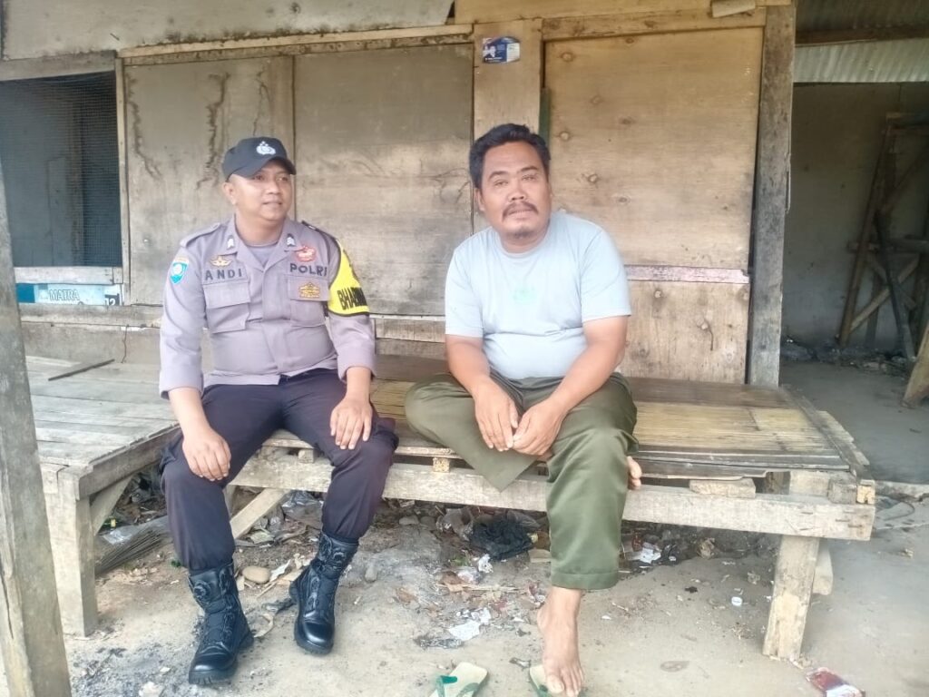 Patroli dialogis Anggota Polsek Picung Tingkatkan partisipasi Masyarakat Terhadap Kamtibmas. 5 WhatsApp Image 2024 06 07 at 05.17.38