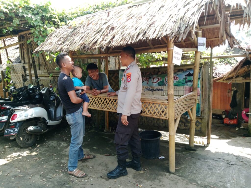 Bhabinkamtibmas Polsek Cikedal Menggelar DDS di Desa Binaan 9 WhatsApp Image 2024 07 28 at 22.24.47