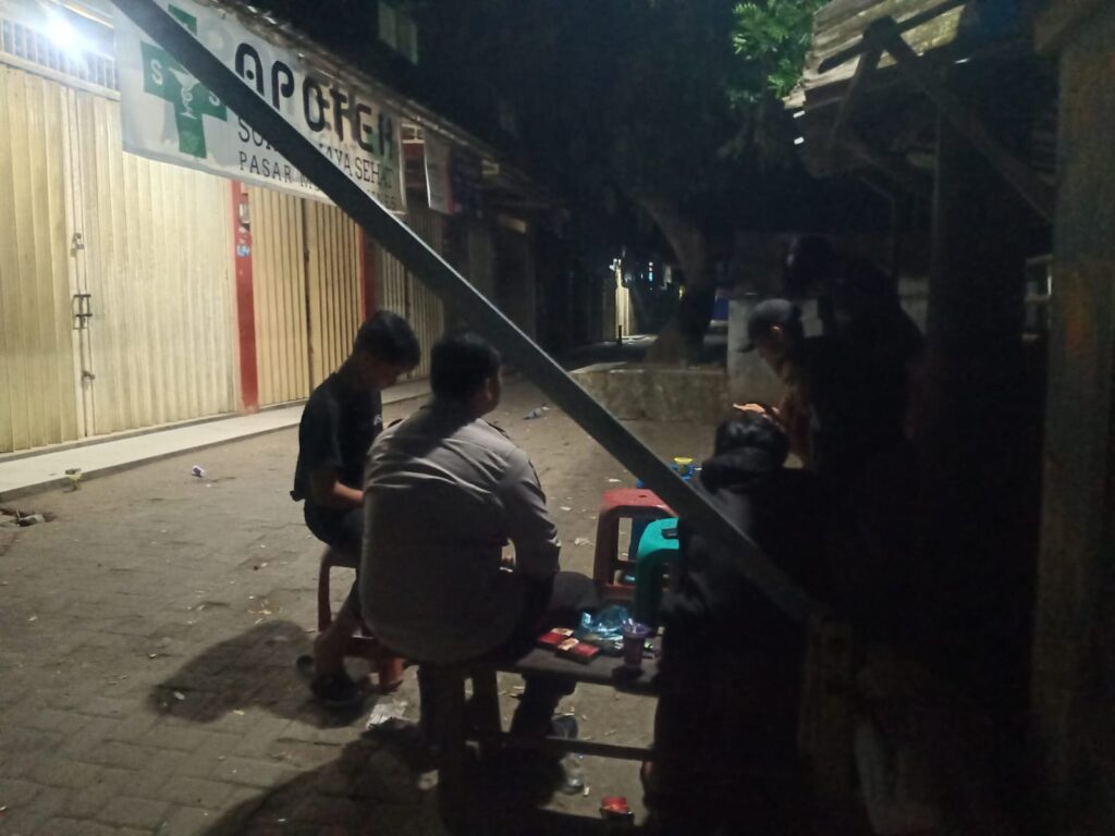 Polsek Menes Gelar Patroli Dialogis dan Himbauan Kamtibmas di Kecamatan Menes 10 WhatsApp Image 2024 07 31 at 15.42.51