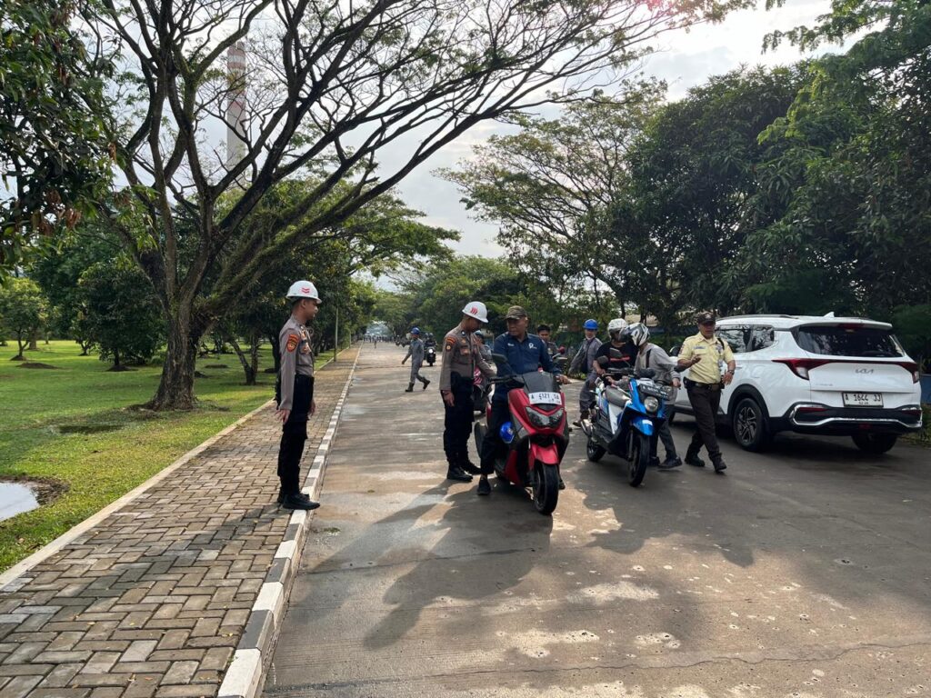 Sat Pamobvit Polres Pandeglang Gelar Pengamanan di PT. Indonesia Power Banten II Labuan dengan Pengecekan 9 WhatsApp Image 2024 08 03 at 11.52.13