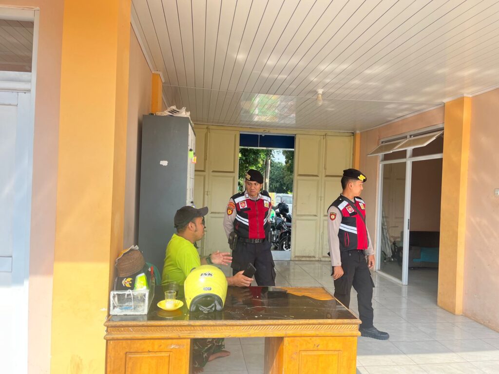 Sat Samapta Polres Pandeglang Gelar Patroli Dialogis di Stadion Badak 3 WhatsApp Image 2024 08 04 at 17.33.40 1