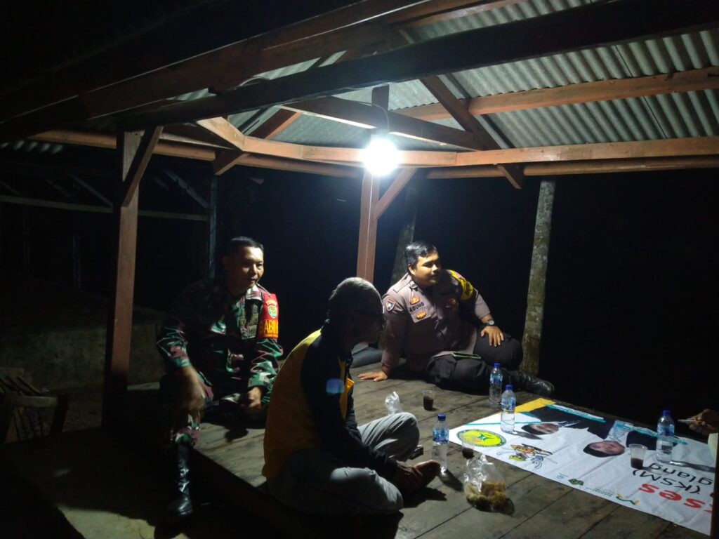 Bhabinkamtibmas Polsek Angsana Polres Pandeglang Sambangi Masyarakat Desa Angsana dan Sampaikan Pesan Kamtibmas 2 WhatsApp Image 2024 08 06 at 06.43.10