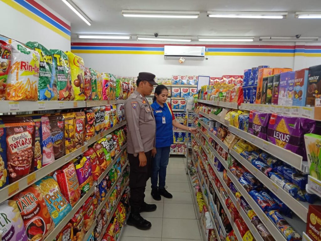Monitoring Toko Indomaret oleh Personil Polsek Panimbang 6 WhatsApp Image 2024 08 09 at 23.21.38