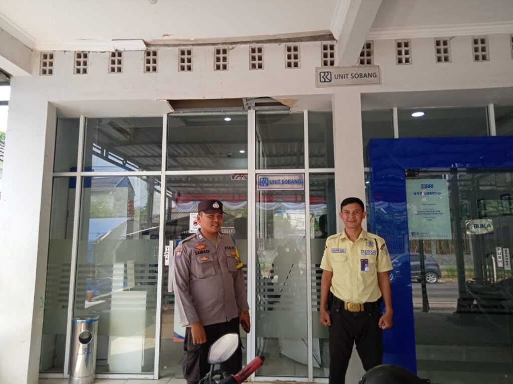Himbauan Personil Polsek Panimbang kepada Petugas Security Bank BRI 8 WhatsApp Image 2024 08 09 at 23.21.52