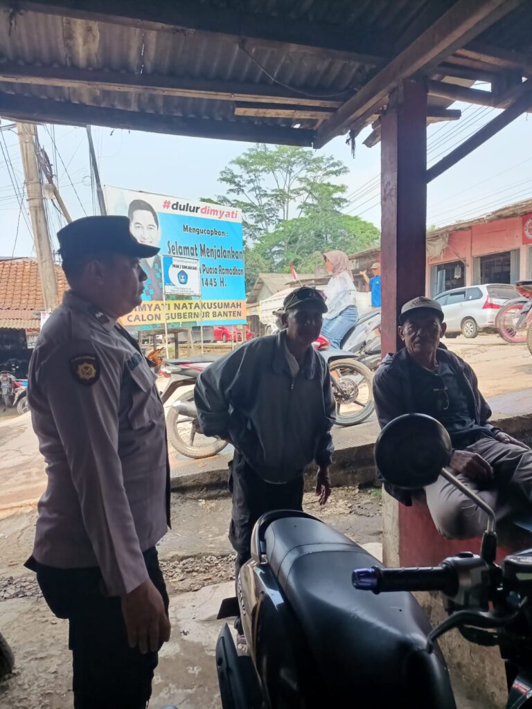 Polsek Bojong Polres Pandeglang Sambangi Tukang Ojek Pengkolan dan Berikan Himbauan Kamtibmas 5 WhatsApp Image 2024 08 10 at 11.28.34