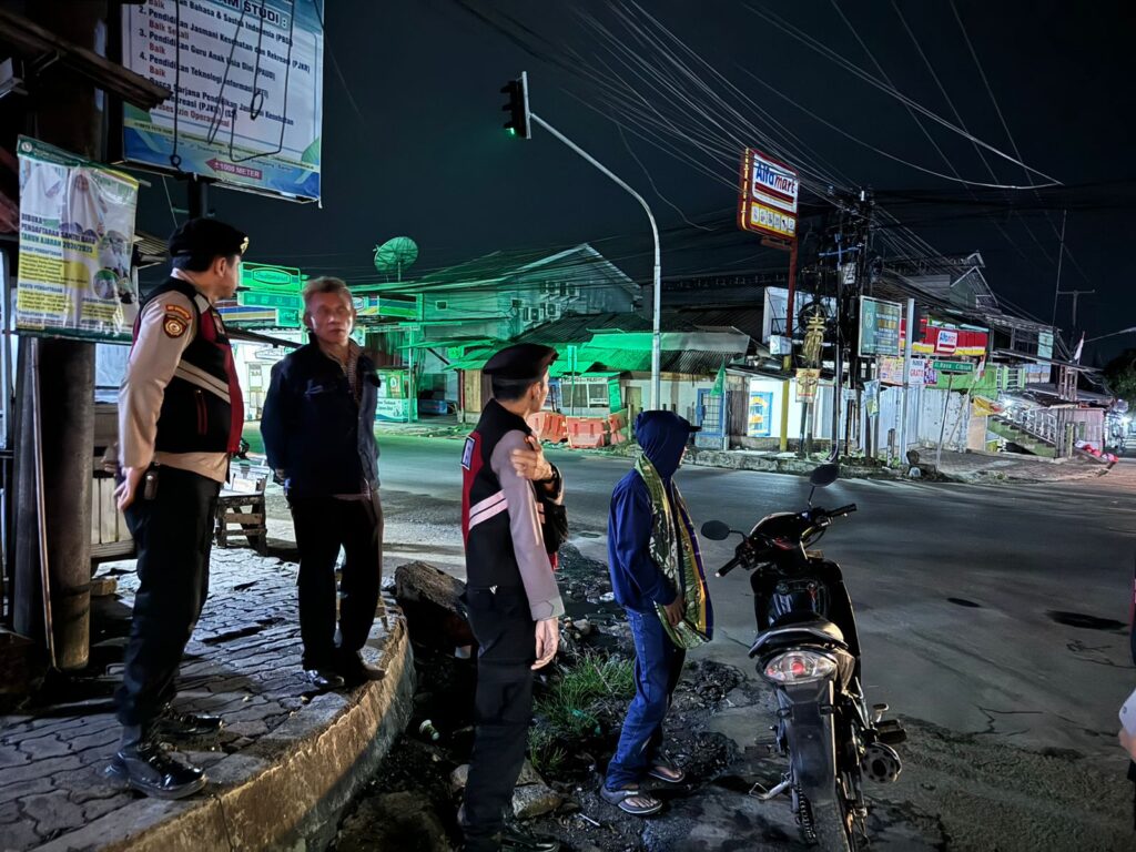 Sat Samapta Polres Pandeglang Gelar Kegiatan Dialogis di Maja 7 WhatsApp Image 2024 08 12 at 05.56.28