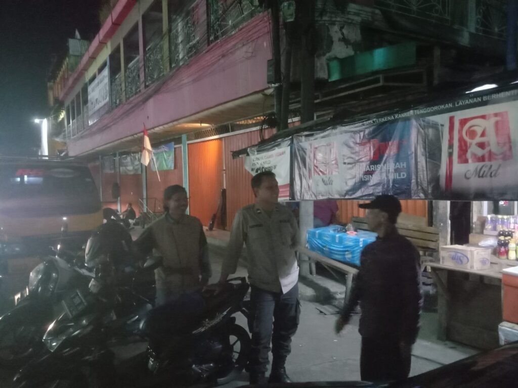 Personil Polsek Pandeglang Sambangi Jasa Yang Mangkal Di Alun-alun Pandeglang 7 WhatsApp Image 2024 08 13 at 09.07.13