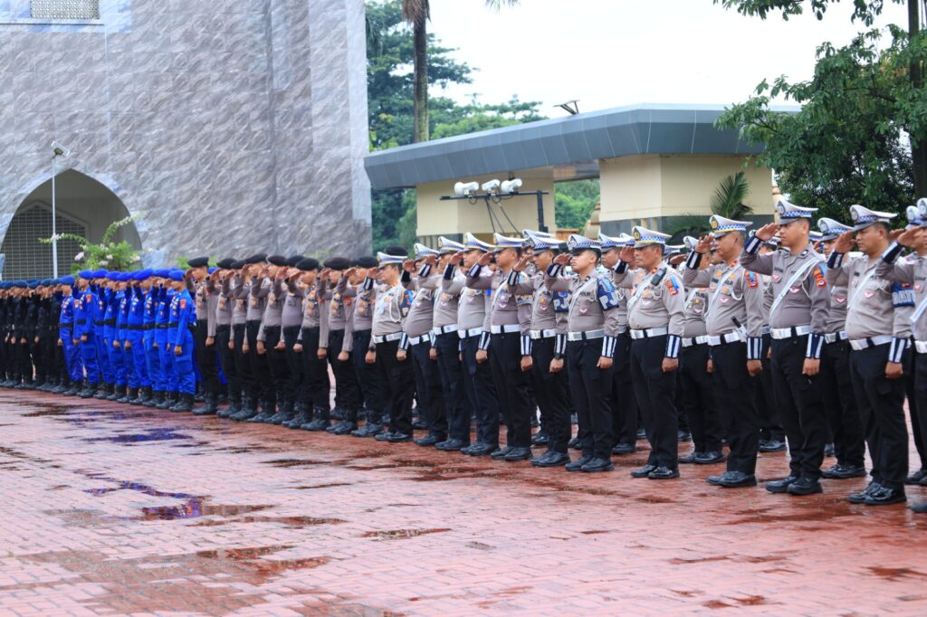 Satlantas Polres Pandeglang Tunjukkan Kesiapan Operasi Keselamatan 2026 dalam Apel Gelar Pasukan di Mapolda Banten 9 WhatsApp Image 2026 02 02 at 09.31.02